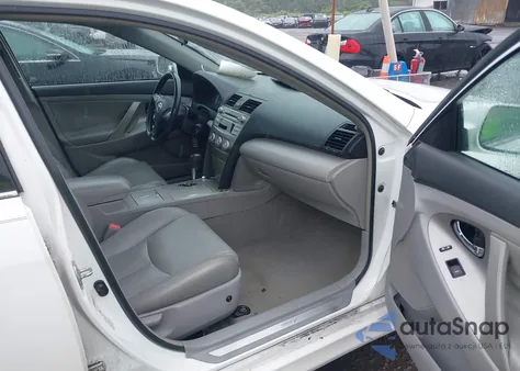 2010 Toyota Camry Le/Se/Xle z USA, uszkodzony, nr VIN 4T1BF3EK5AU550058